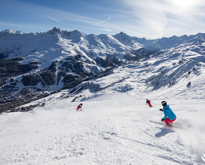 Skieurs meribel